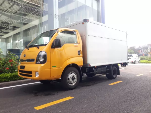 Dịch vụ thay Kính chắn gió xe tải KIA 2.4 tấn tận nơi